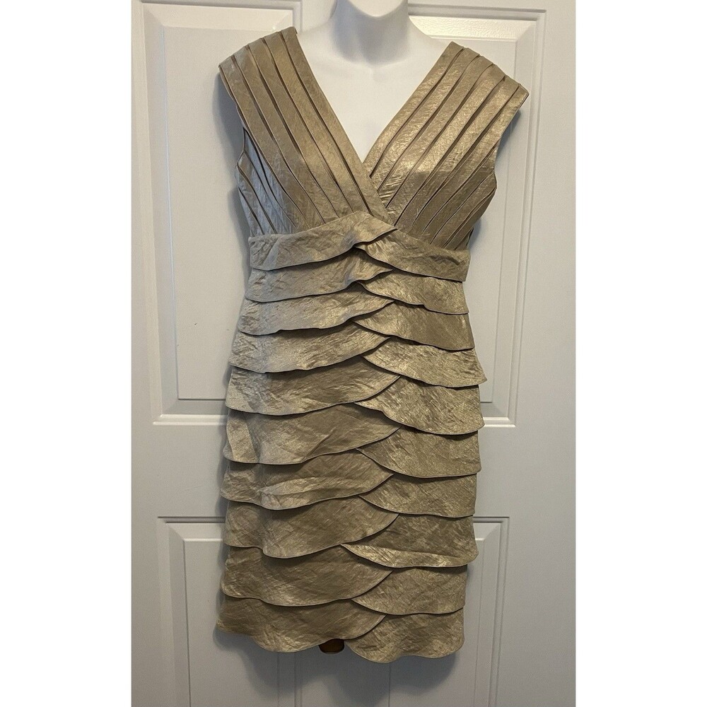 Adrianna Papell Women’s 8 Tiered Dress Sleeveless Party Cocktail Gold Champagne